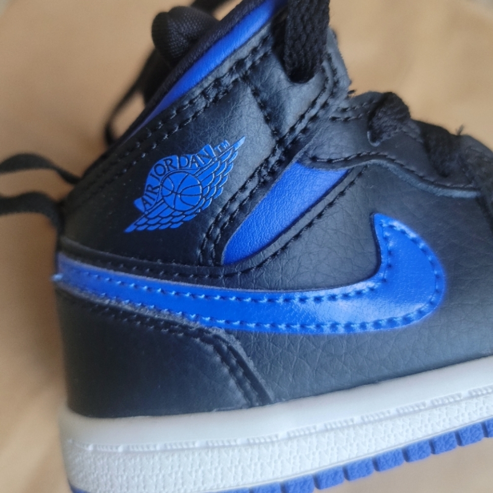 Jordan 1 Mid
